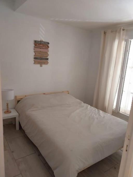 Appartement Port De Hyeres Exterior photo