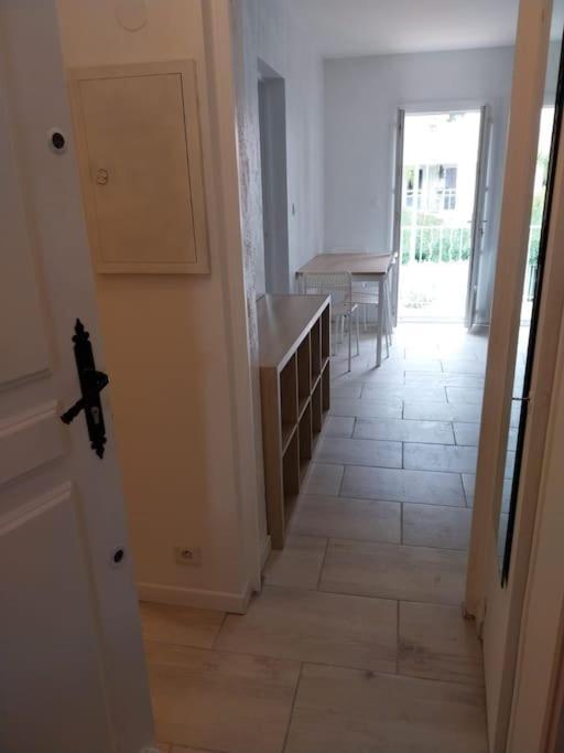 Appartement Port De Hyeres Exterior photo